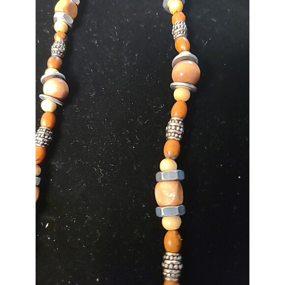 3 Vintage WOMEN'S Southwest Tribal Silvertone/cork/ wood/ Bolts 16 in Necklaces - Picture 7 of 13